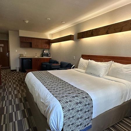 Microtel Inn And Suites By Wyndham Miami Ok Экстерьер фото