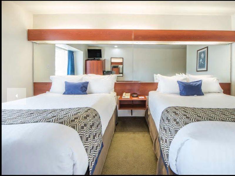 Microtel Inn And Suites By Wyndham Miami Ok Экстерьер фото