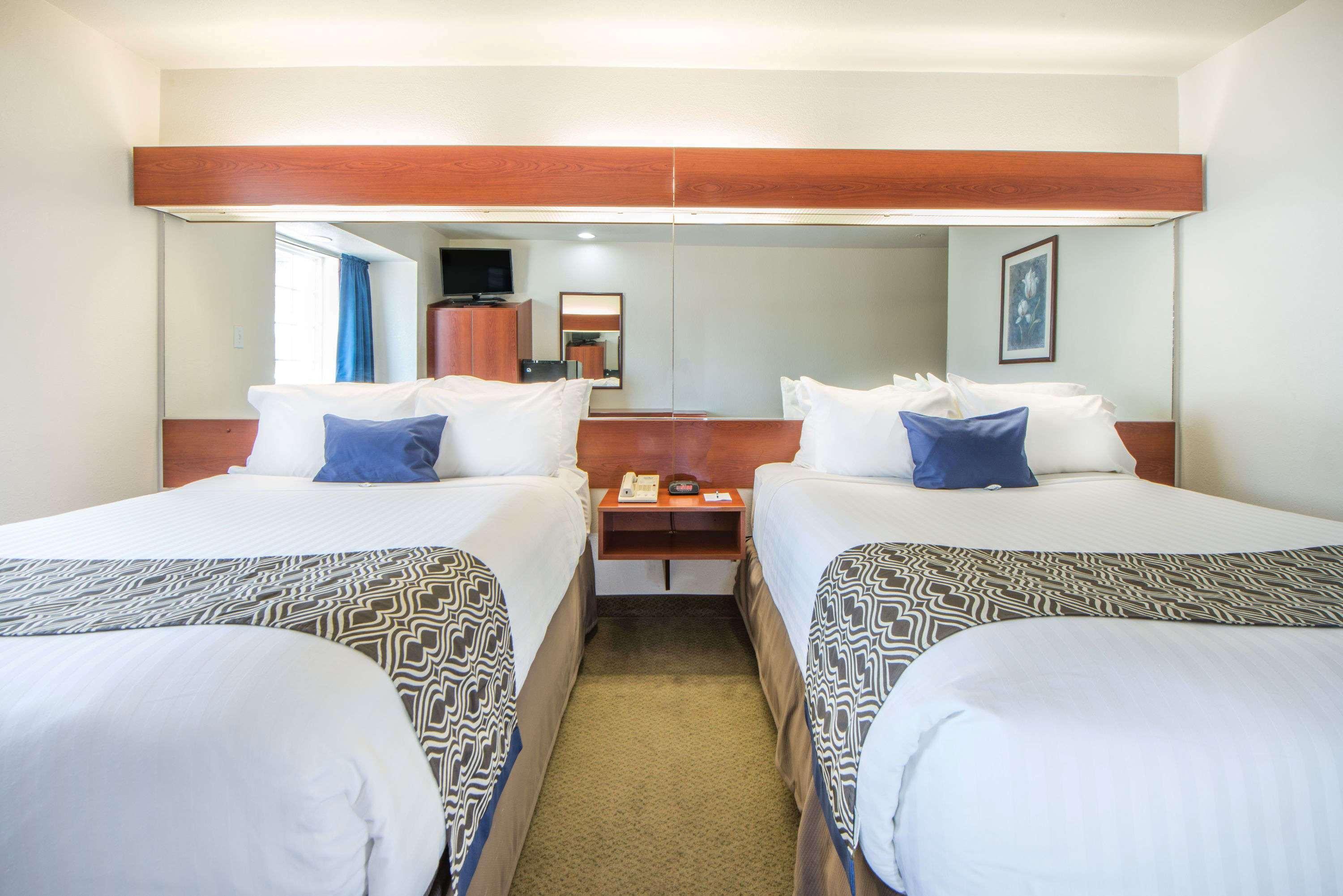 Microtel Inn And Suites By Wyndham Miami Ok Экстерьер фото
