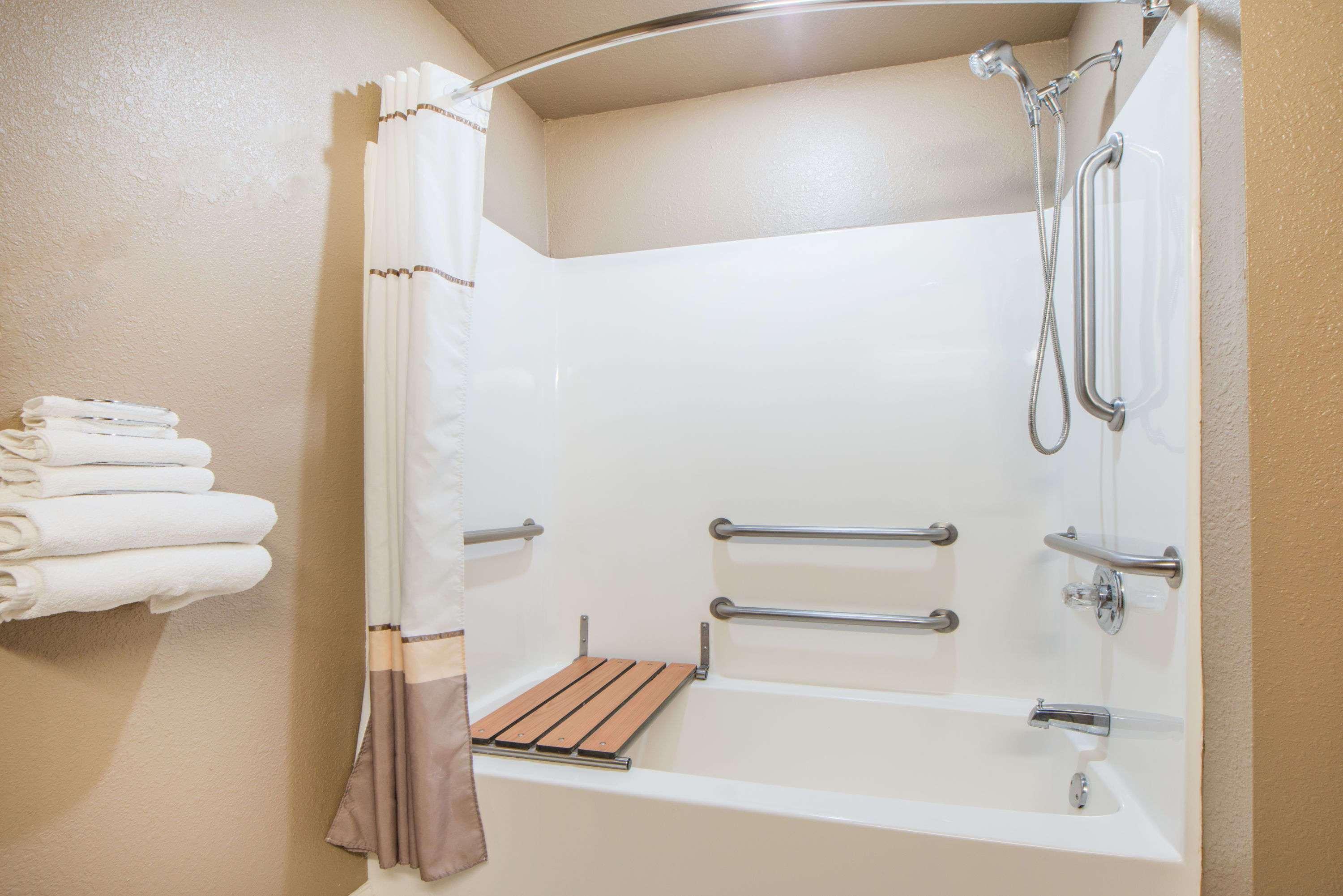 Microtel Inn And Suites By Wyndham Miami Ok Экстерьер фото