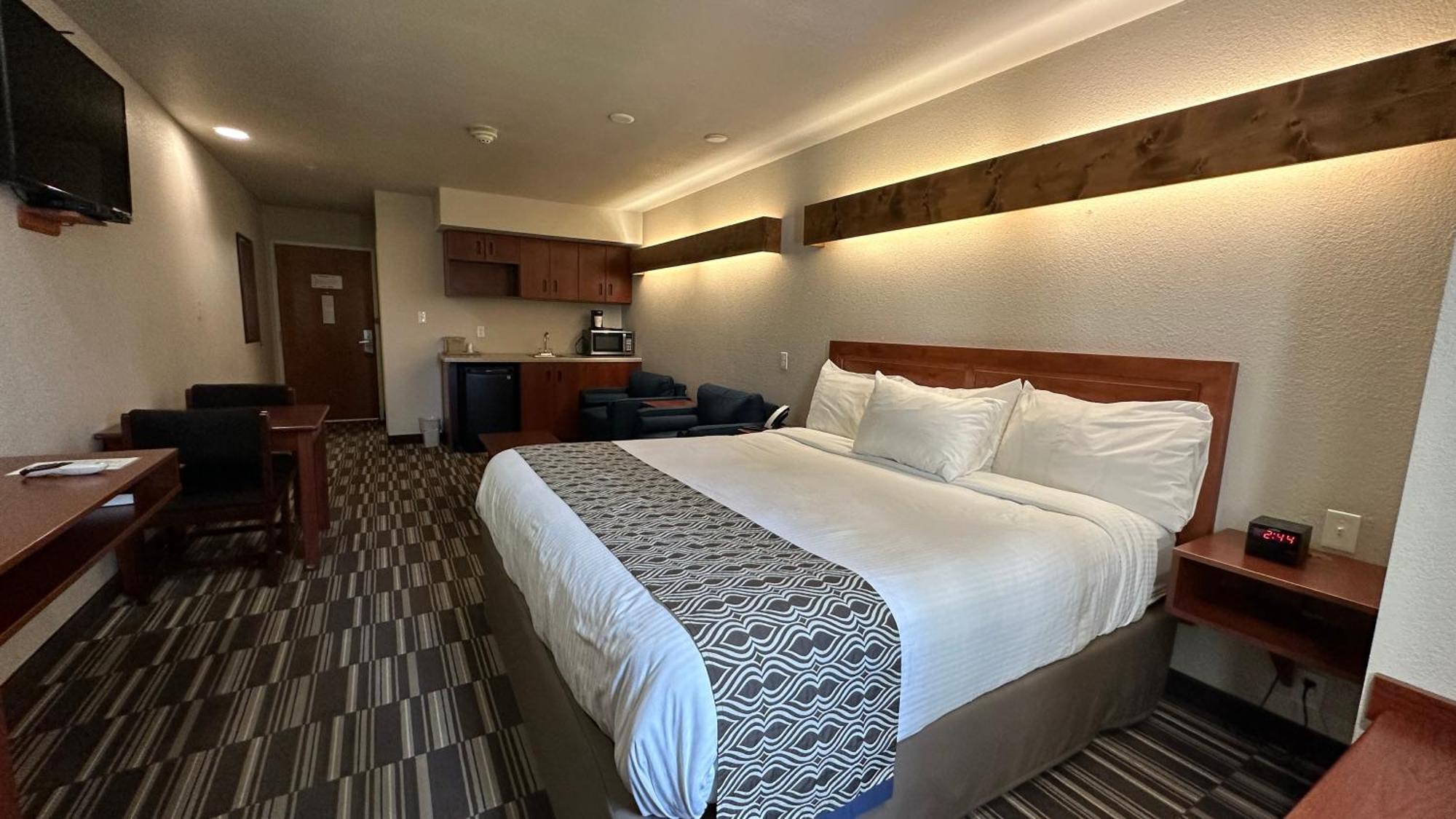 Microtel Inn And Suites By Wyndham Miami Ok Экстерьер фото