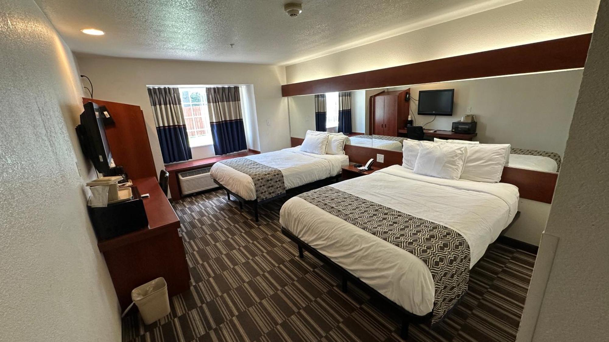 Microtel Inn And Suites By Wyndham Miami Ok Экстерьер фото